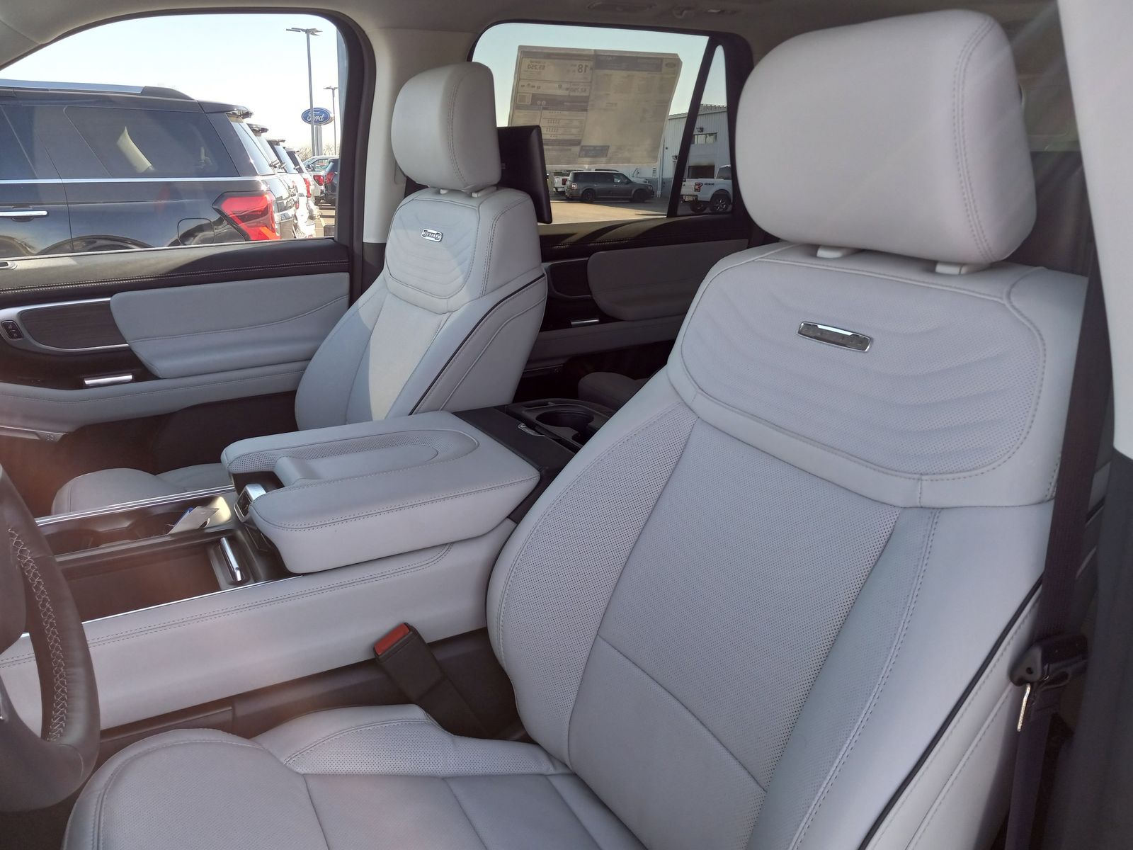 2026 Ford Expedition image 14