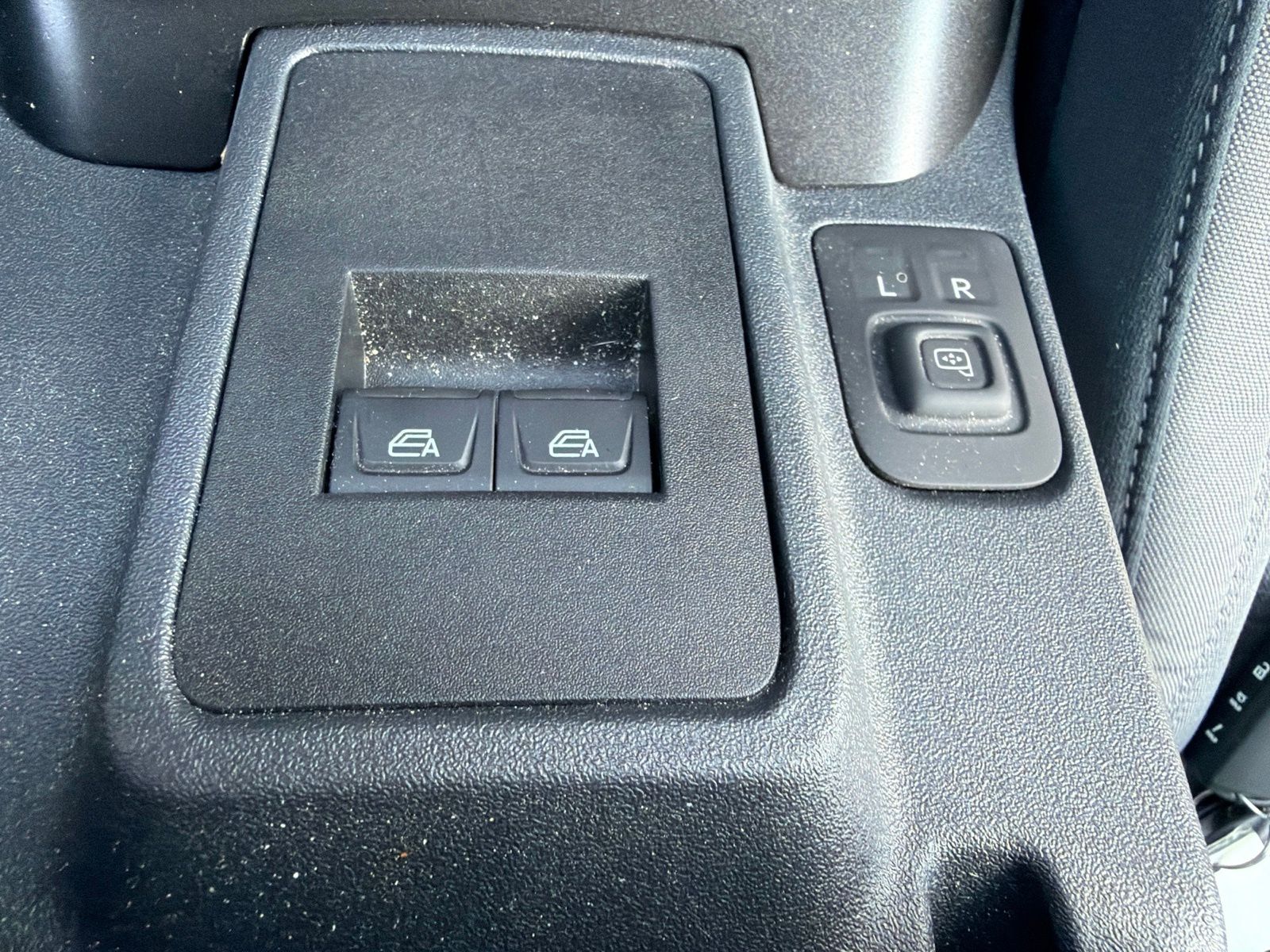 Used 2022 Blue Ford Outer Banks image 21