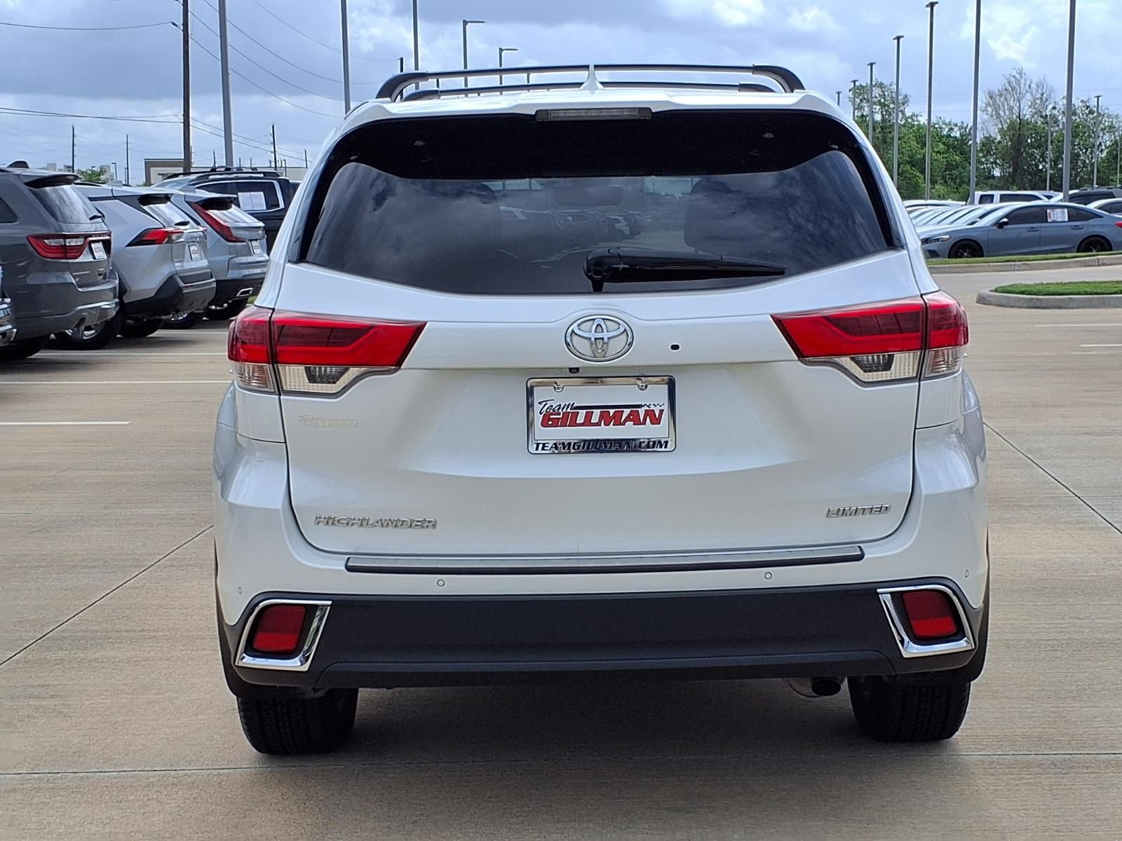 View vehicle photo 6