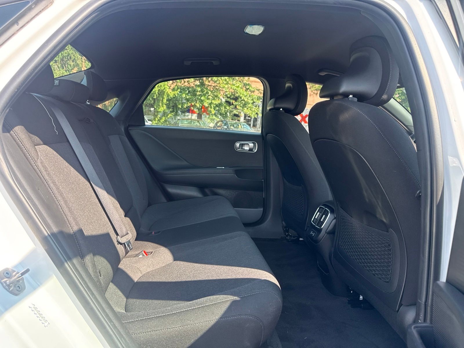 Used 2024 White Hyundai SE Standard Range image 31