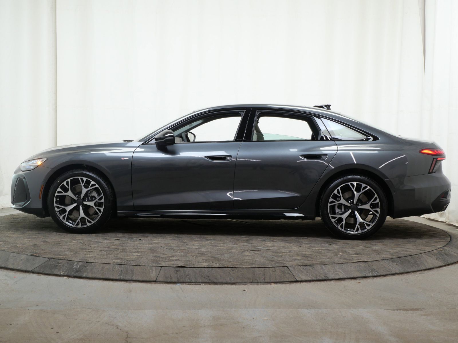 View vehicle photo 3