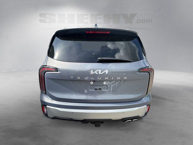 Used 2024 Everlasting Silver Kia SX image 13