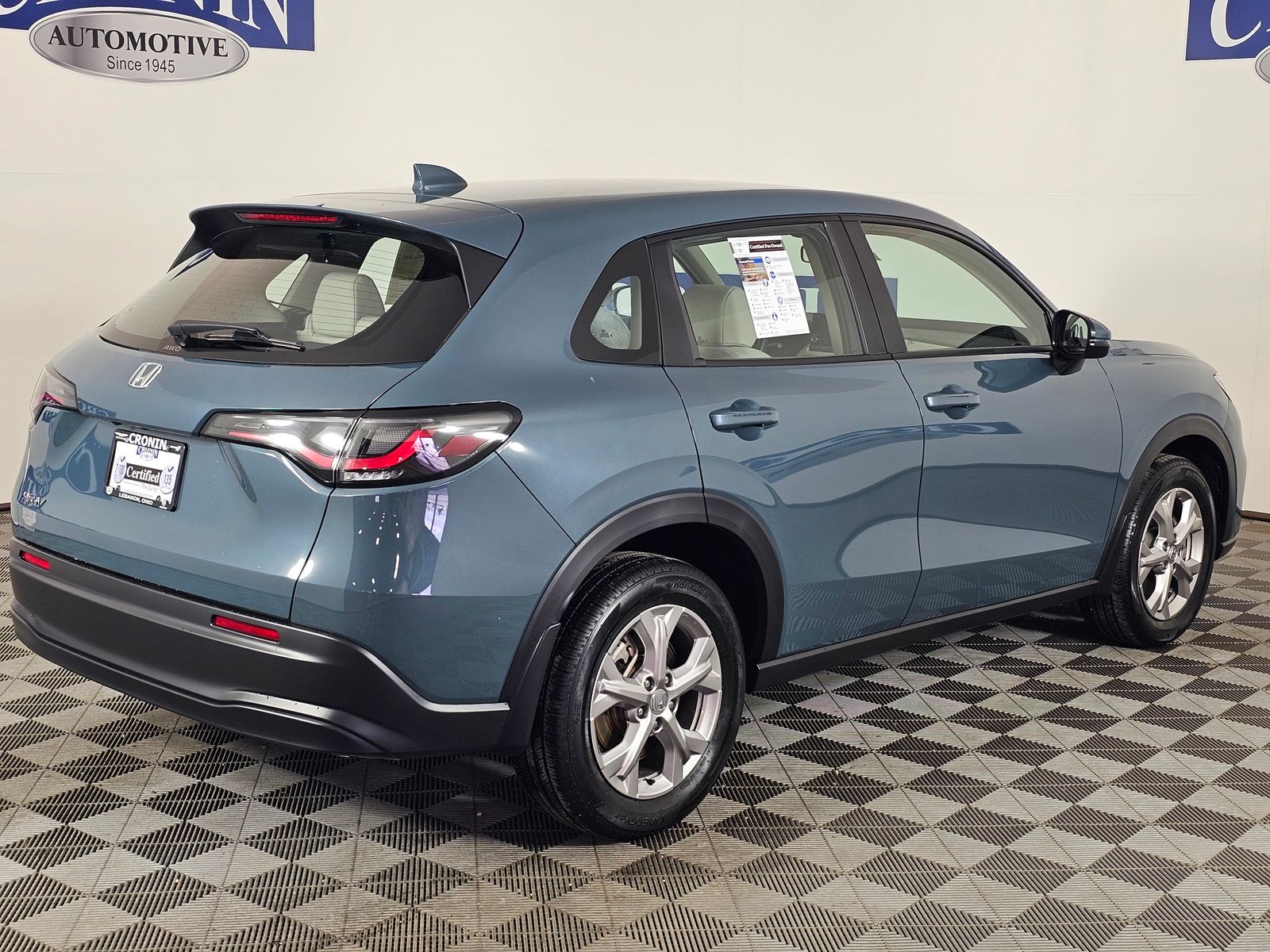 View vehicle photo 5