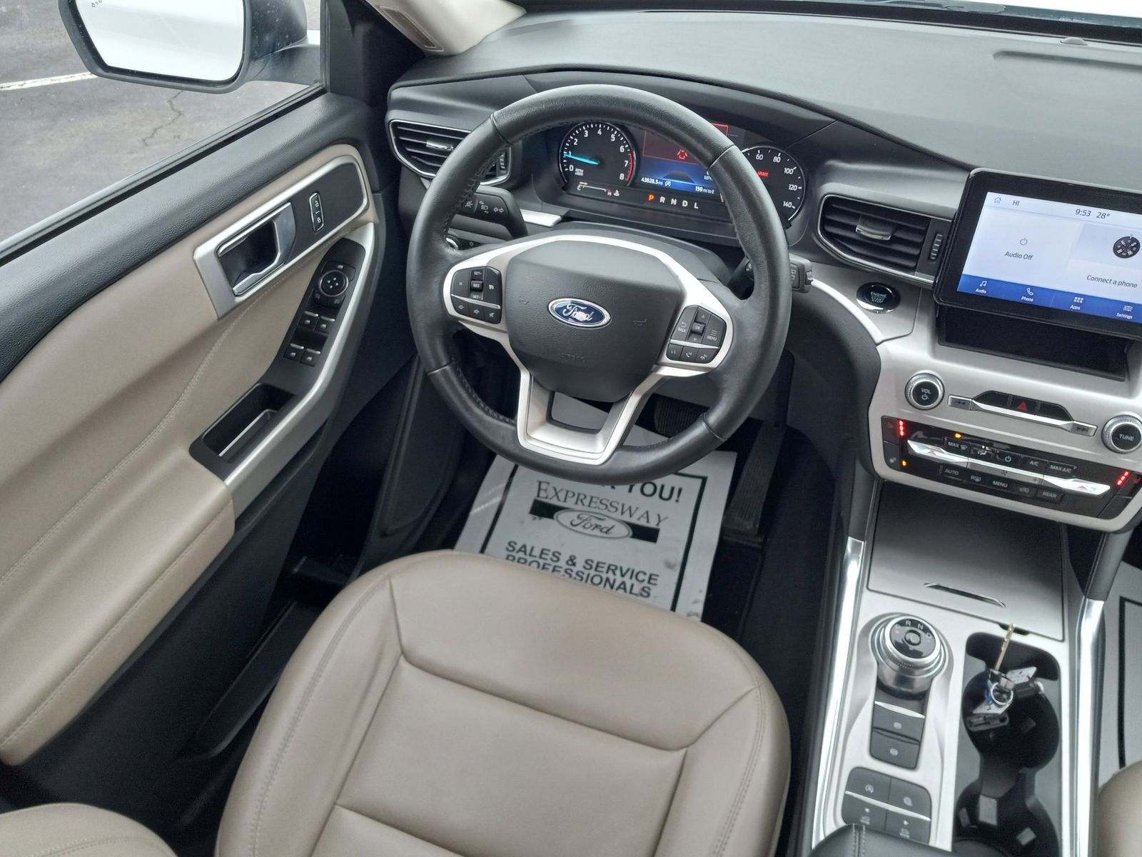 2024 Ford Explorer image 16