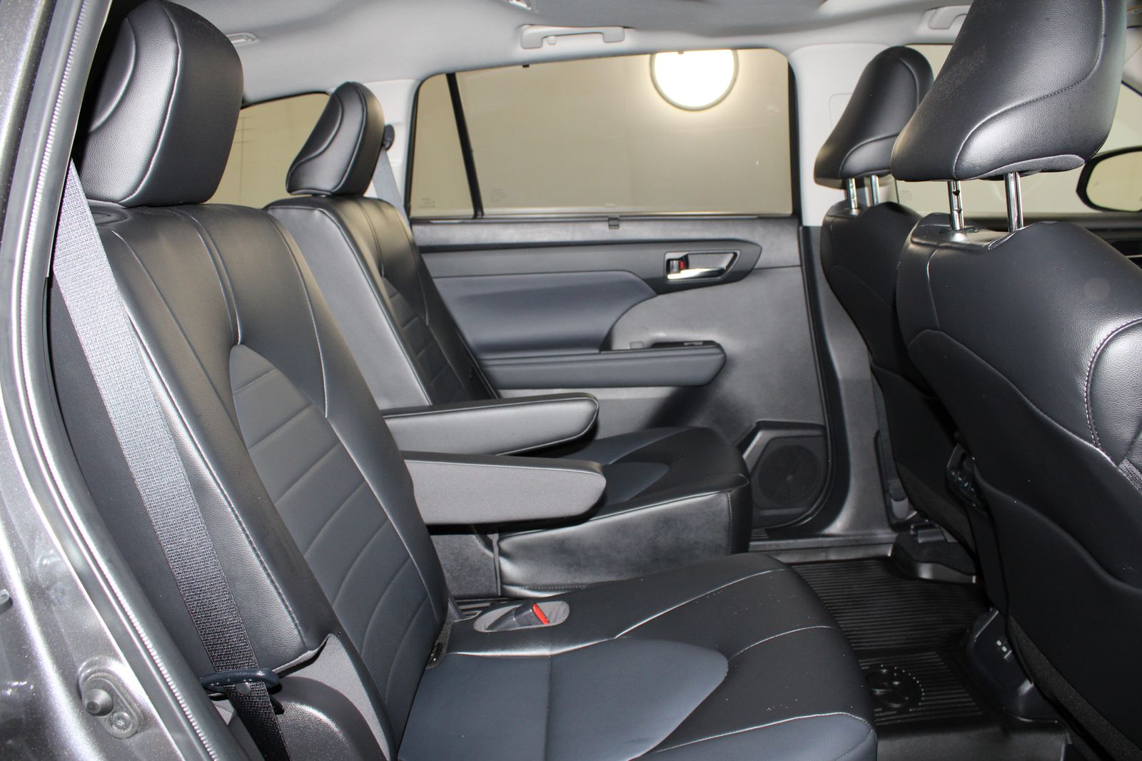 Used 2022 Gray Toyota XLE image 30