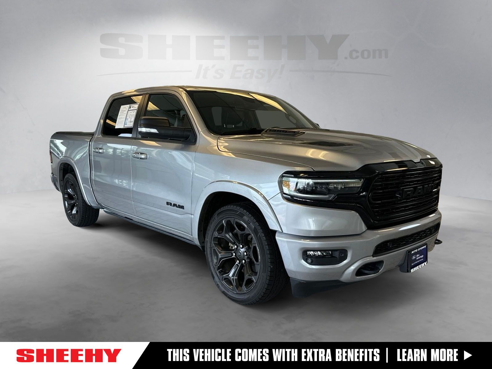 Billet Silver Metallic 2022 RAM 1500 Pickup Truck Four-Wheel Drive 8-Speed Automatic