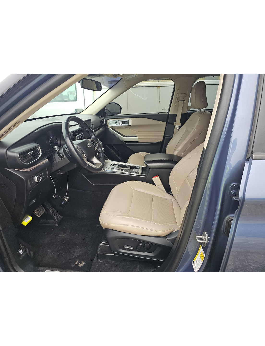 View vehicle photo 5