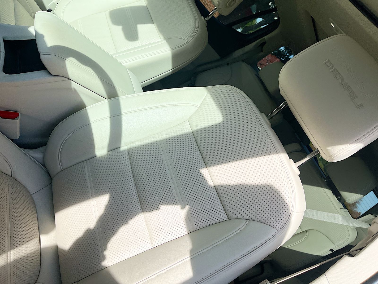 2023 GMC Acadia Denali - Photo 20