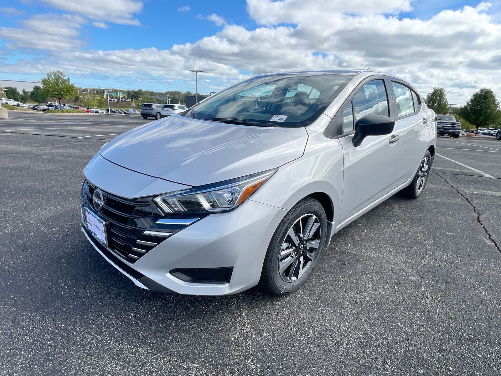 2024 Nissan Versa 1.6 S 24