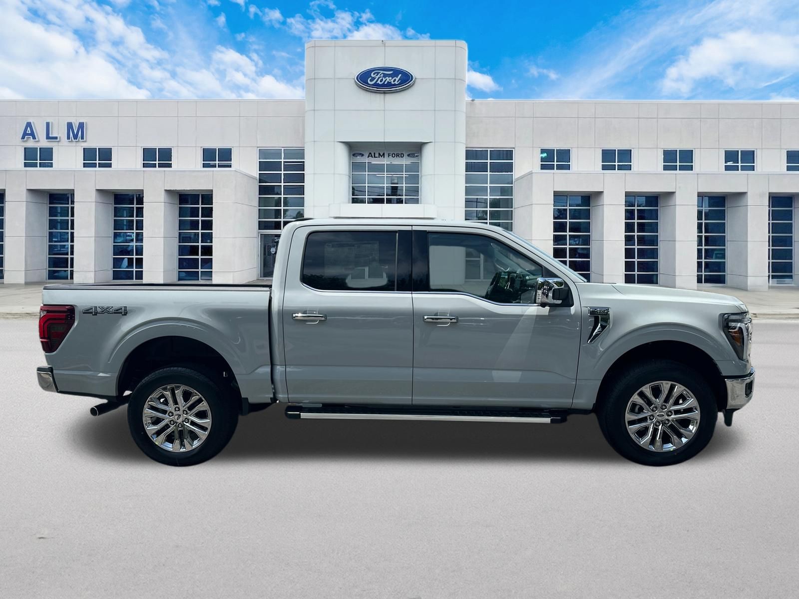 New 2026 Avalanche Ford Lariat® image 5