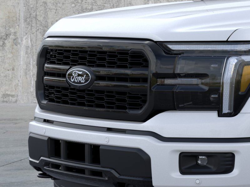New 2026 Star White Metallic Tri-Coat Ford Lariat image 17