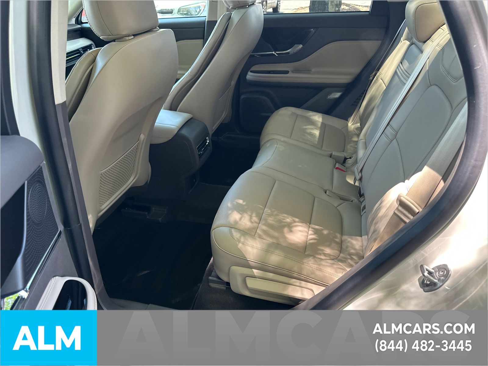 Used 2024 White Lincoln Grand Touring image 12