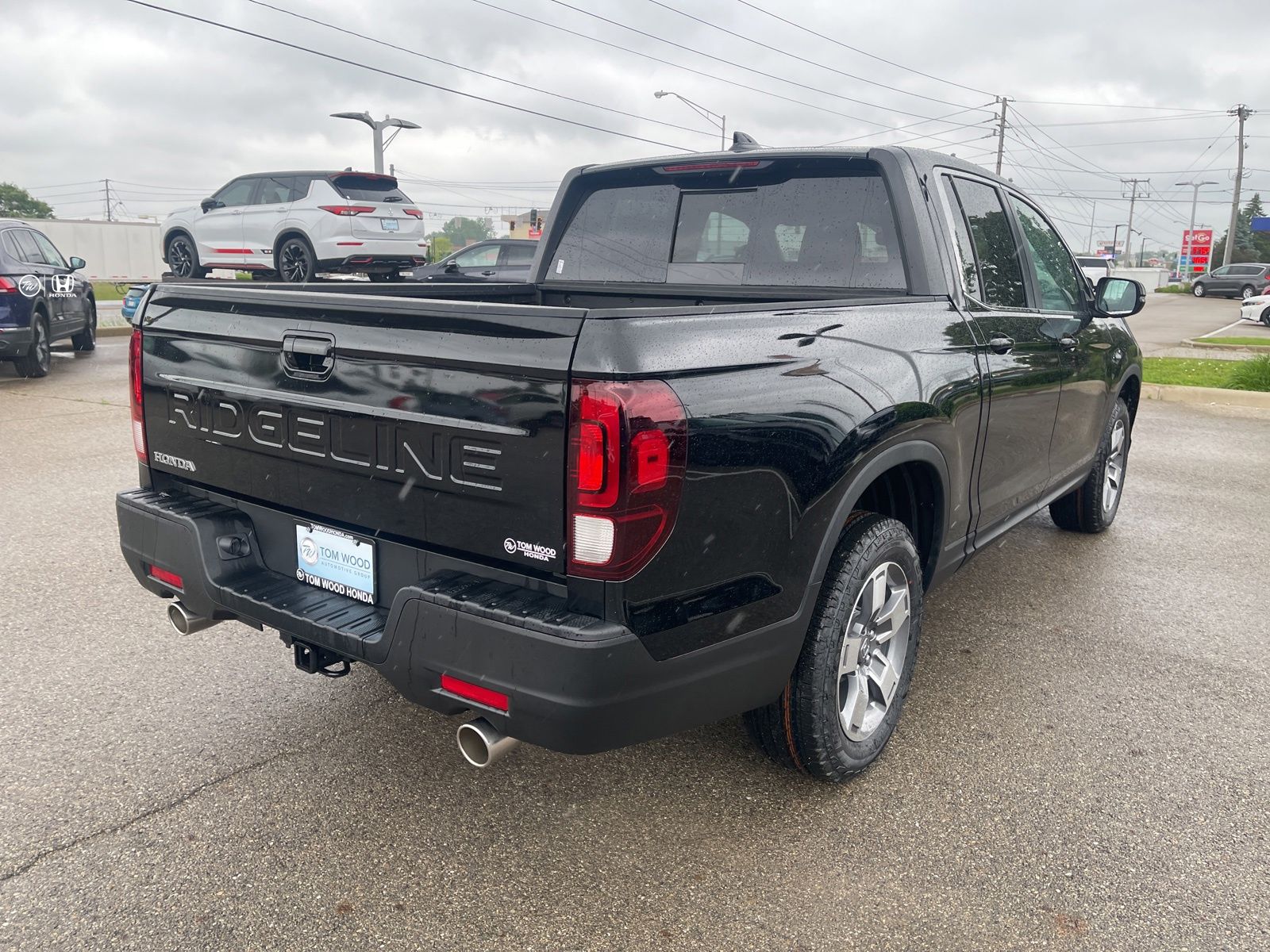 View vehicle photo 5