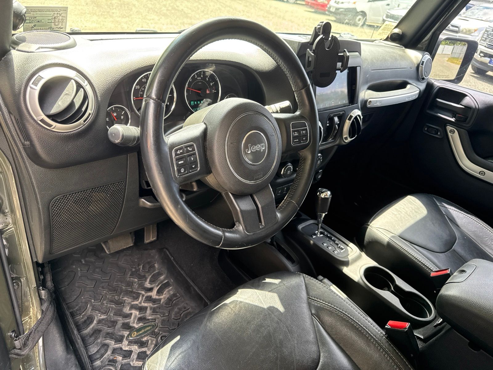 Used 2015 Tank Clearcoat Jeep Unlimited Sahara image 29