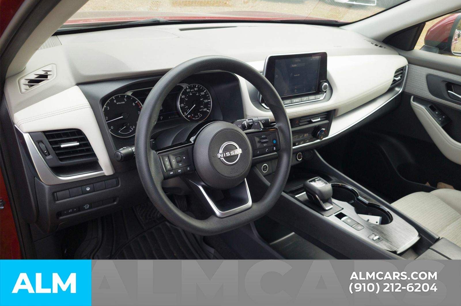 2023 Nissan Rogue SV photo 4