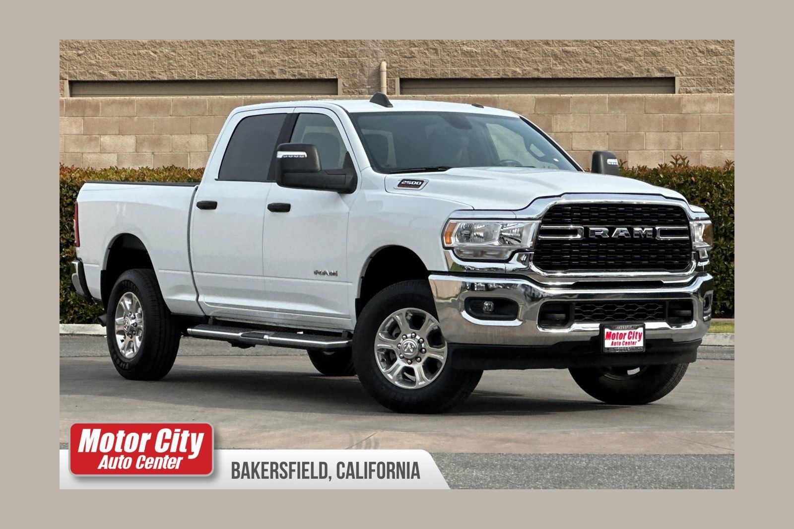 Bright White Clearcoat 2024 RAM 2500 Big Horn Crew Cab 4WD Pickup Truck Four-Wheel Drive 8-Speed Automatic