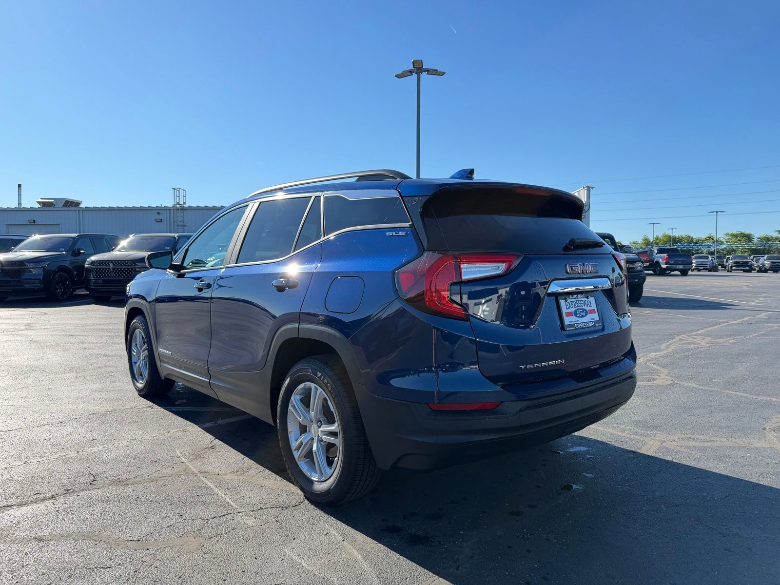 2022 GMC Terrain image 8