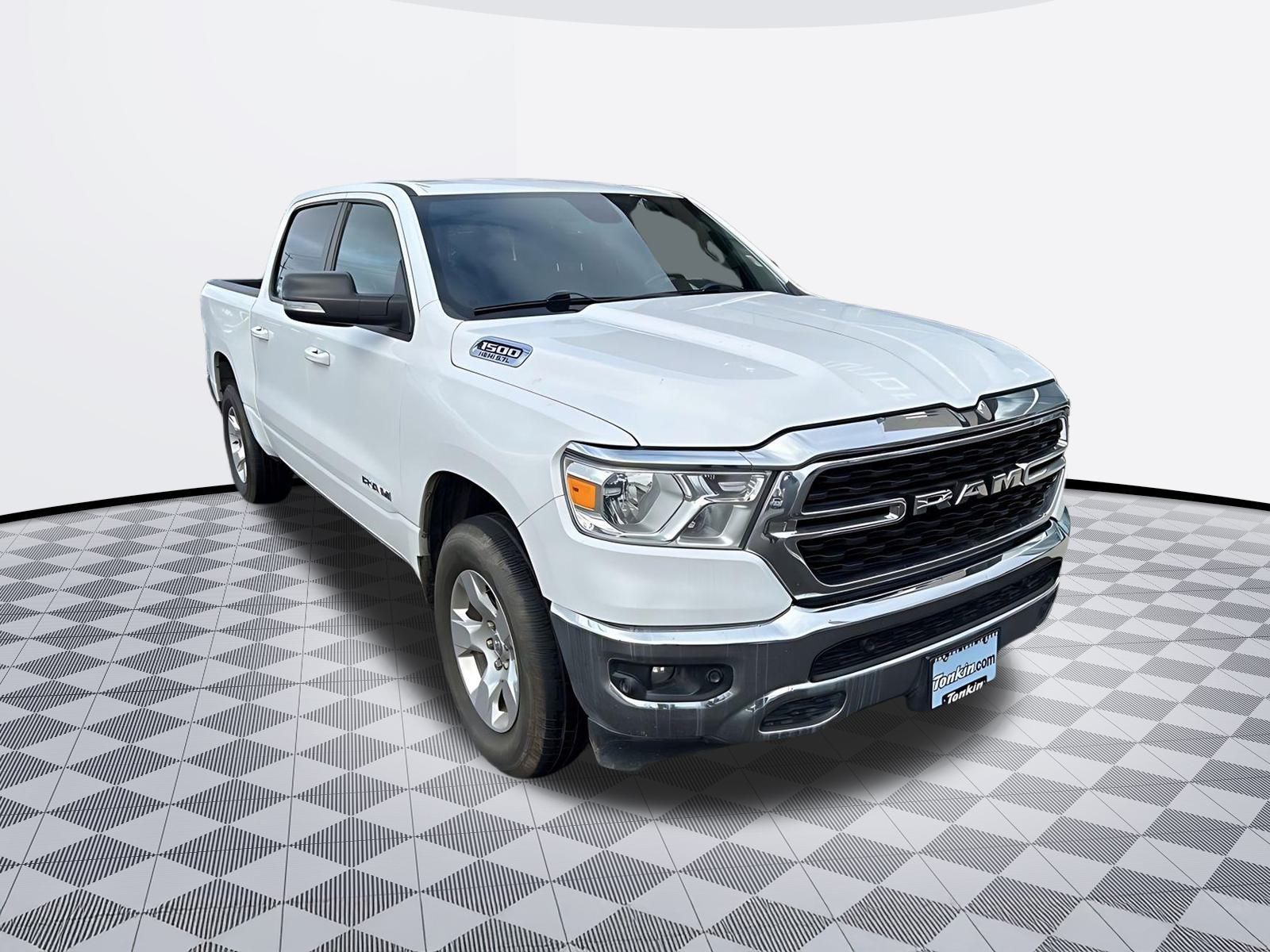 Bright White Clearcoat 2022 RAM 1500 Big Horn Crew Cab 4WD Pickup Truck Four-Wheel Drive 8-Speed Automatic