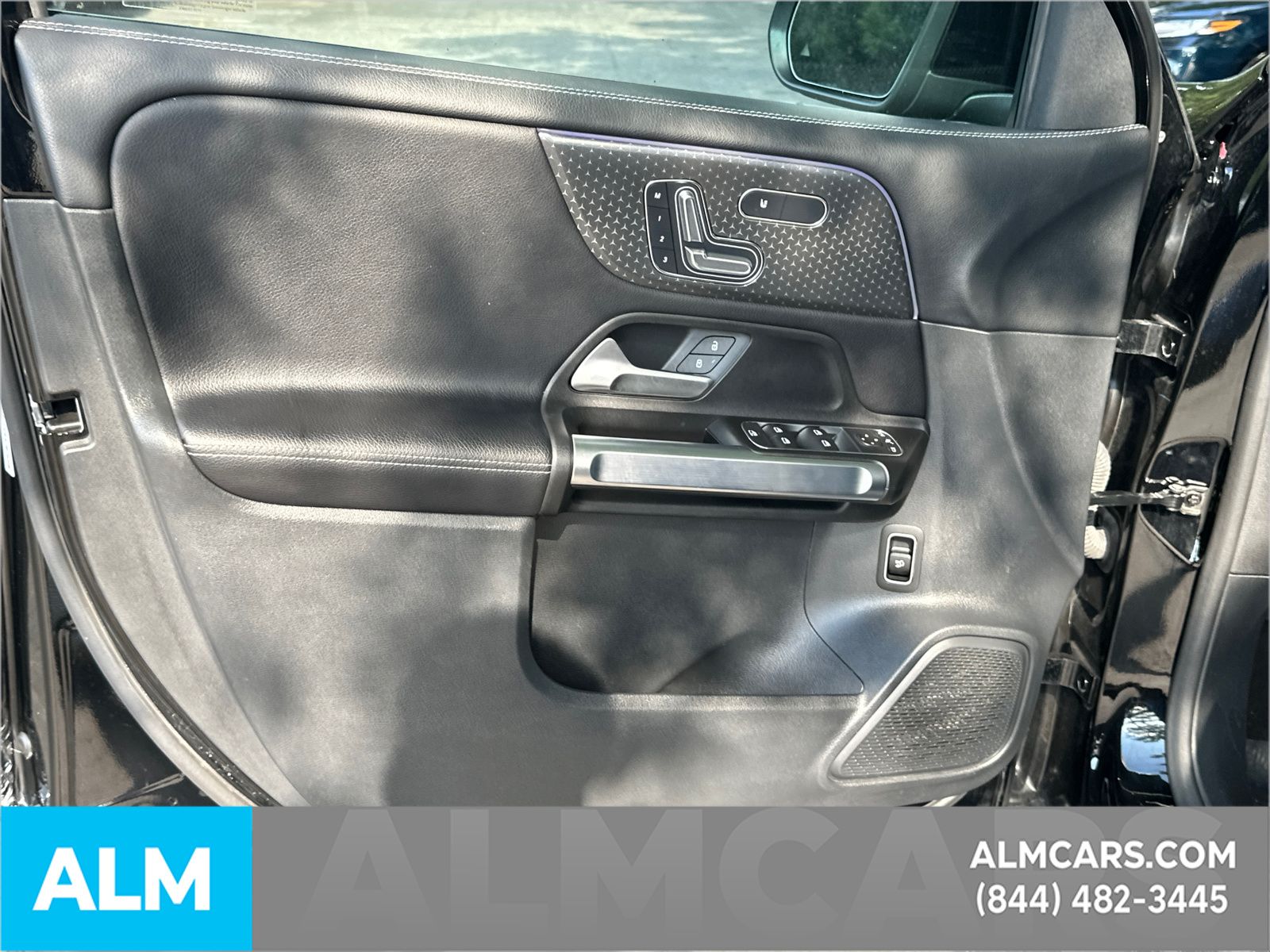 Used 2025 Black Mercedes-Benz GLB 250 image 11