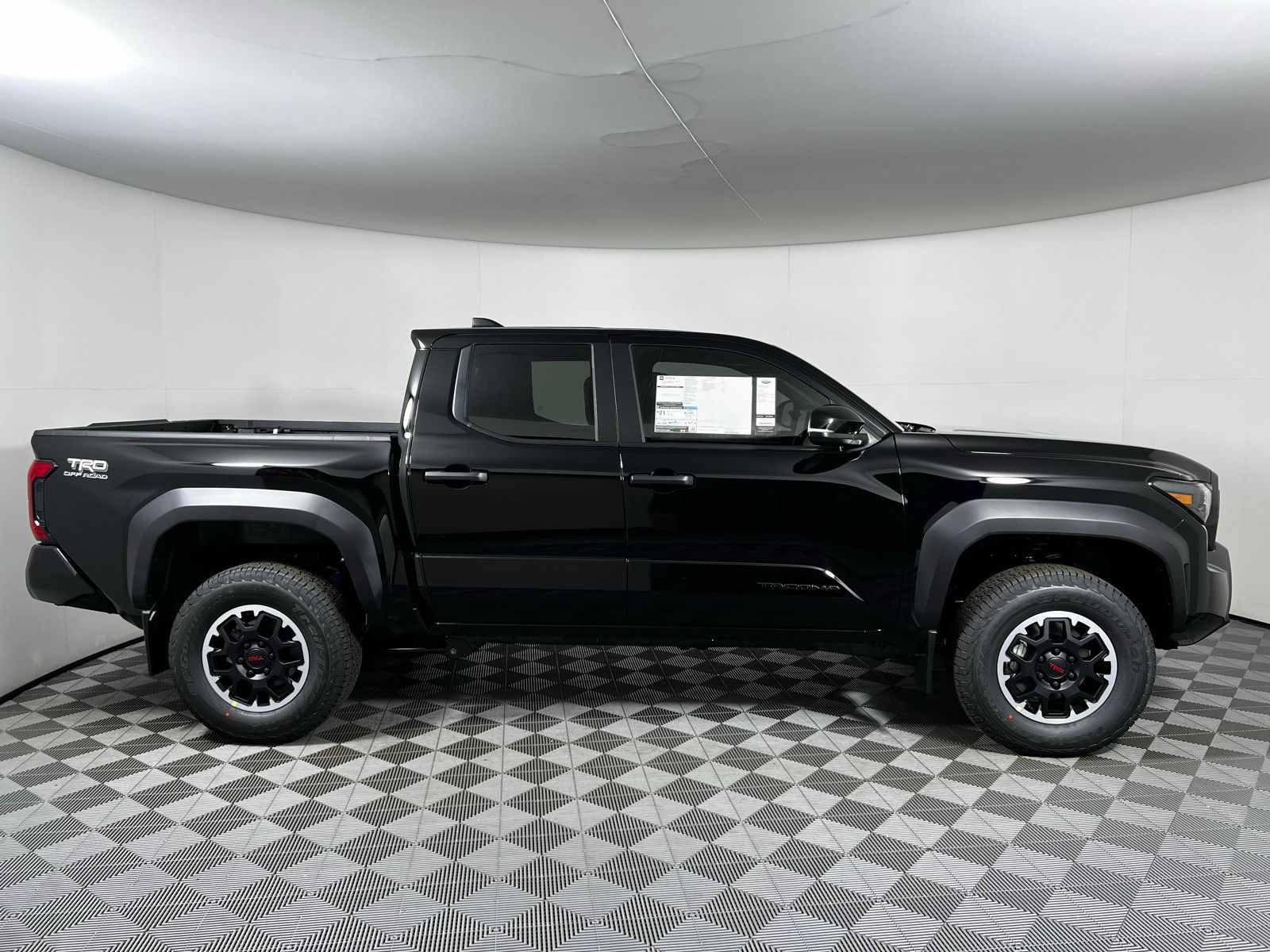 Thumbnail: 2025 Toyota Tacoma - 4
