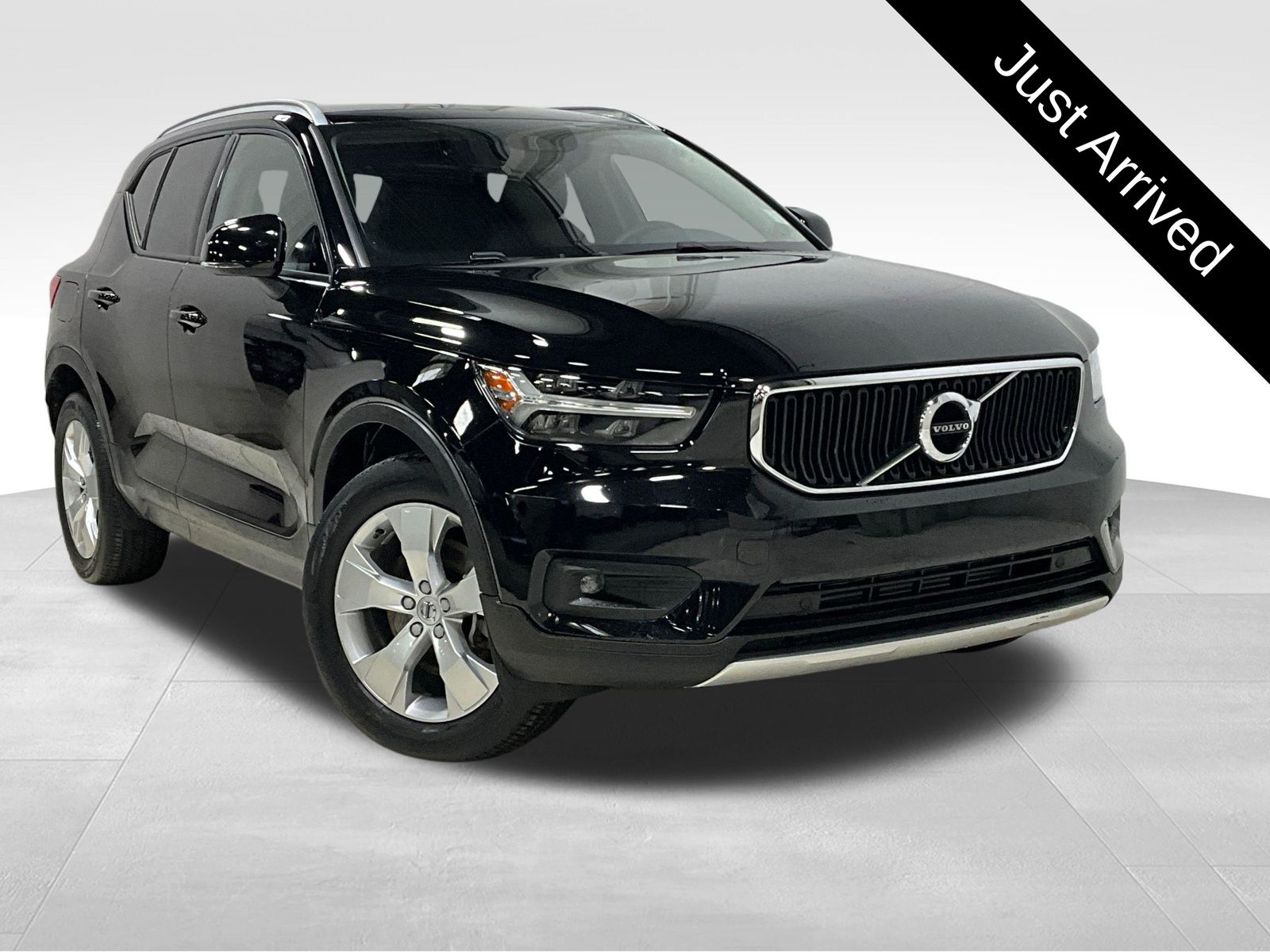 2021 Volvo XC40 T5 Momentum AWD