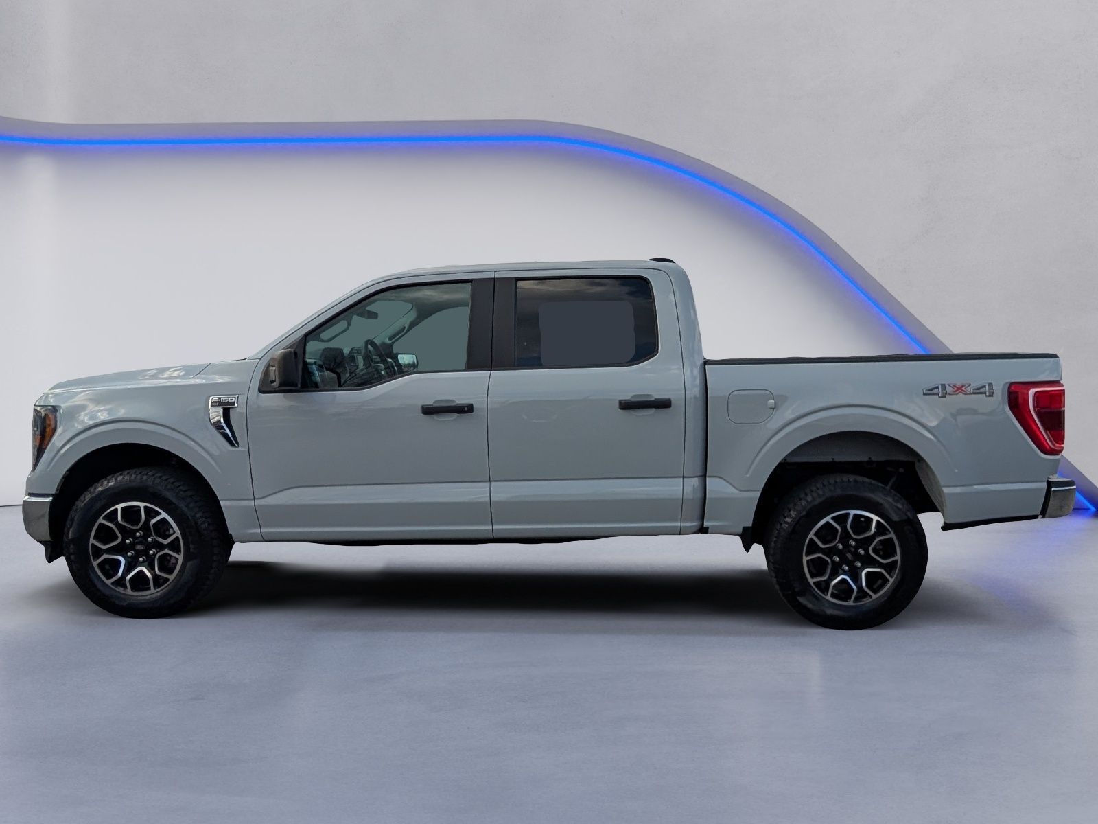 View vehicle photo 5