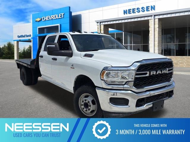 Bright White Clearcoat 2024 RAM 3500 Chassis Tradesman Crew Cab LB DRW 4WD Pickup Truck Four-Wheel Drive 6-Speed Automatic