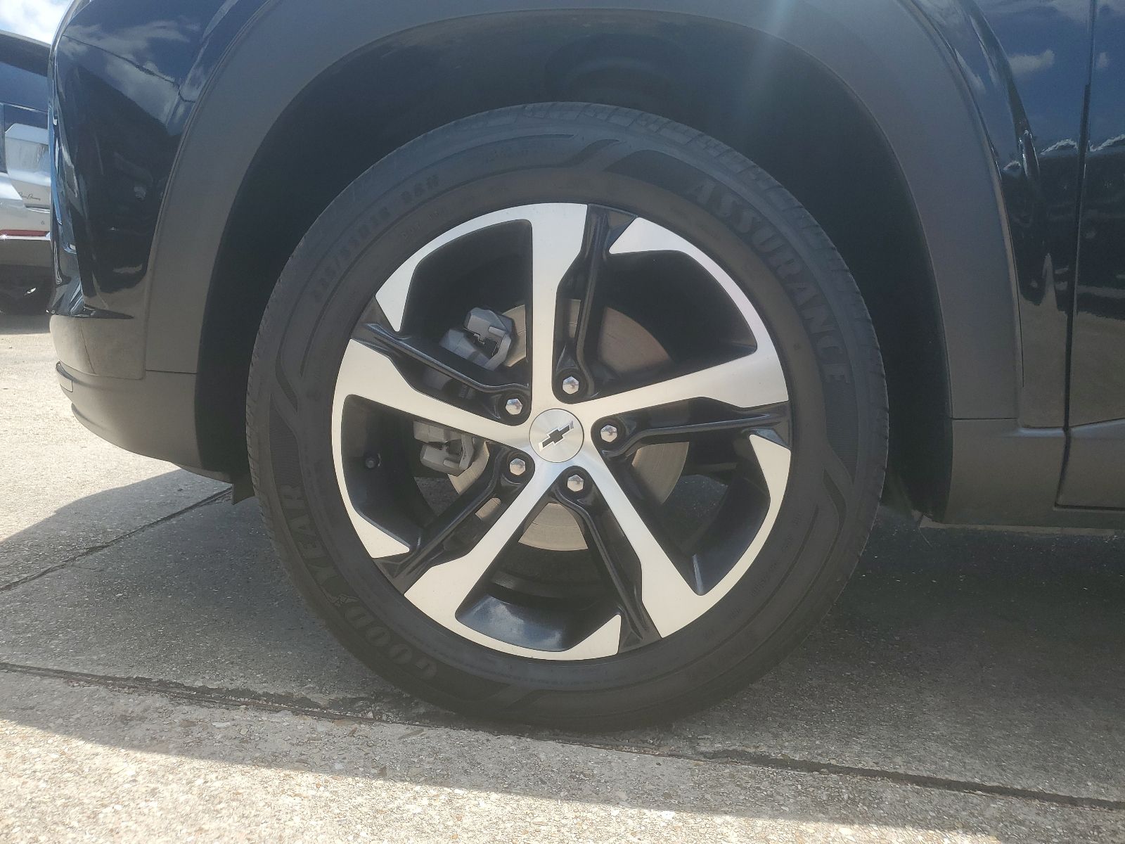 2025 Chevrolet Trax 1RS Black at Ross Downing Buick GMC