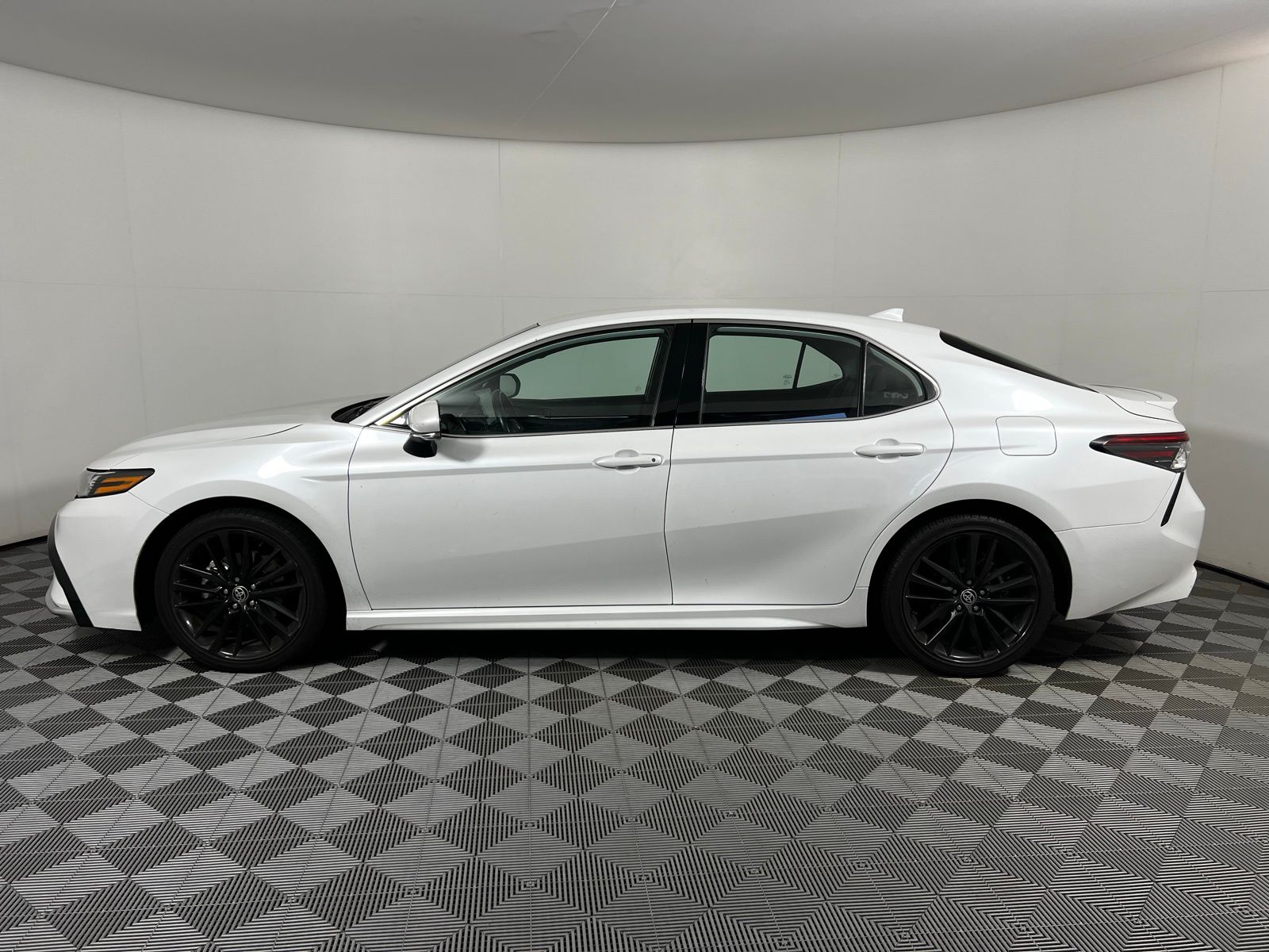 2019 Toyota Camry XSE 8