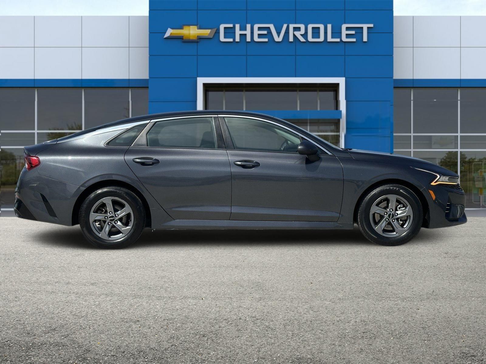 Used 2023 Gray Kia LXS image 3