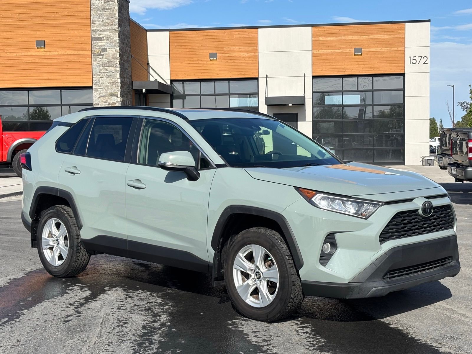 Lunar 2019 Toyota RAV4 XLE AWD SUV / Crossover All-Wheel Drive 8-Speed Automatic