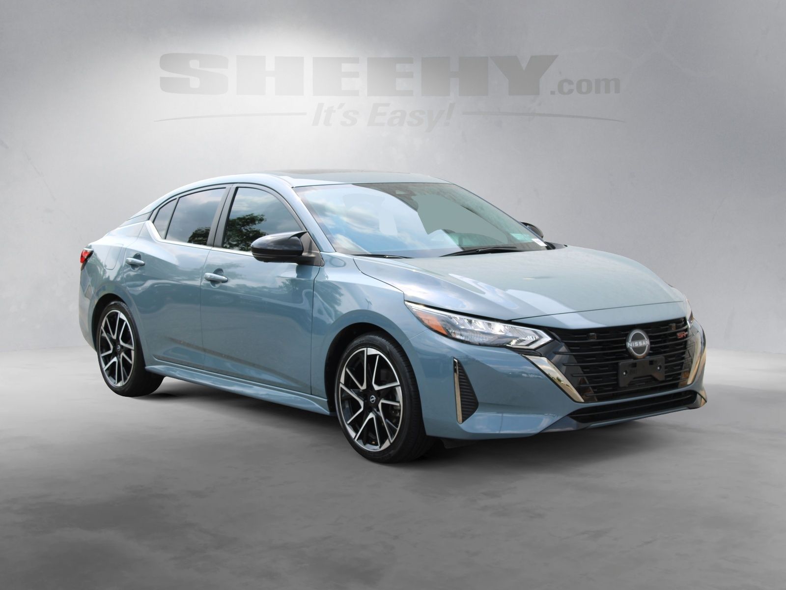 Used 2024 Gray Nissan SR image 2