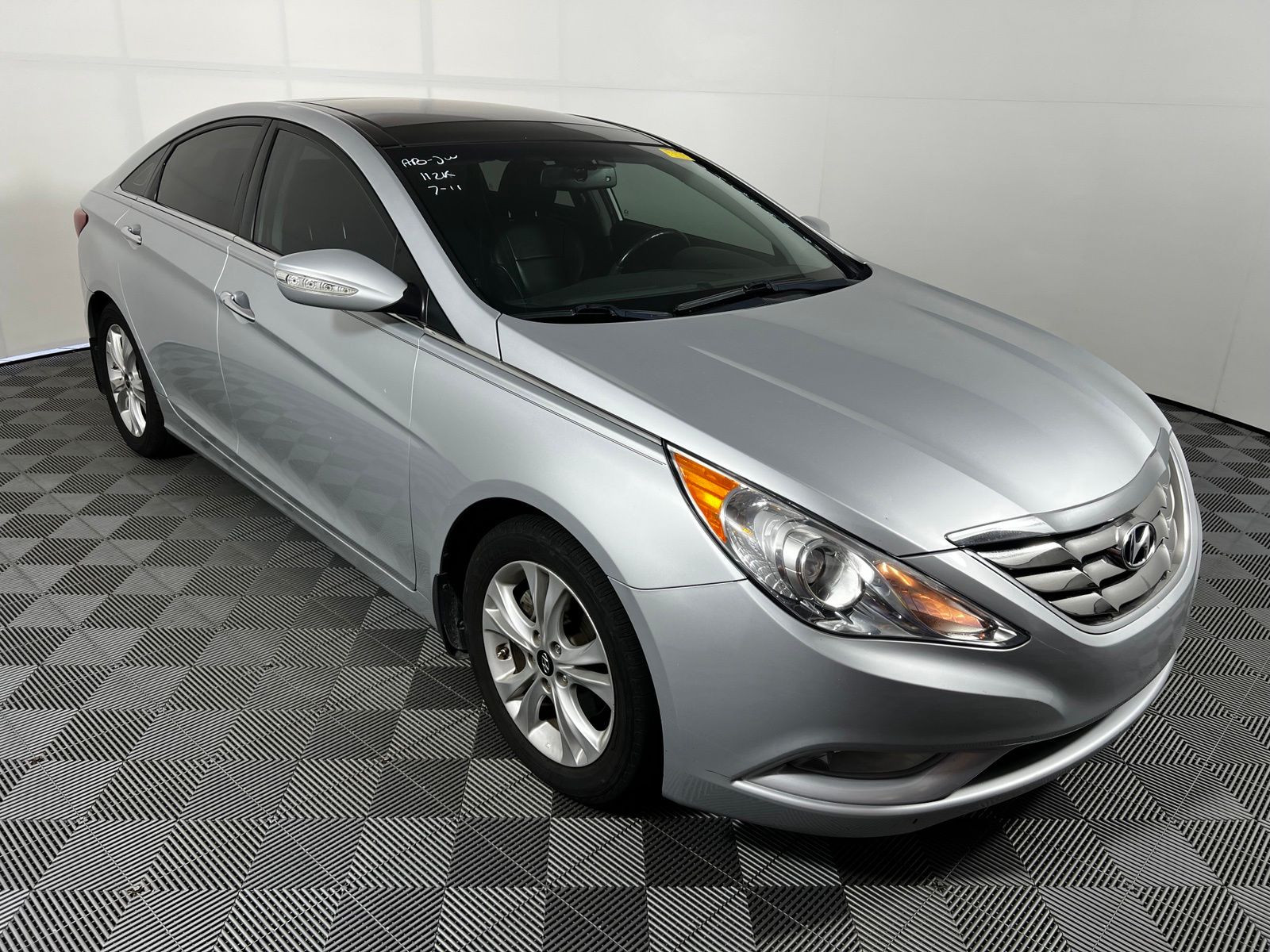 Thumbnail: 2013 Hyundai Sonata - 3