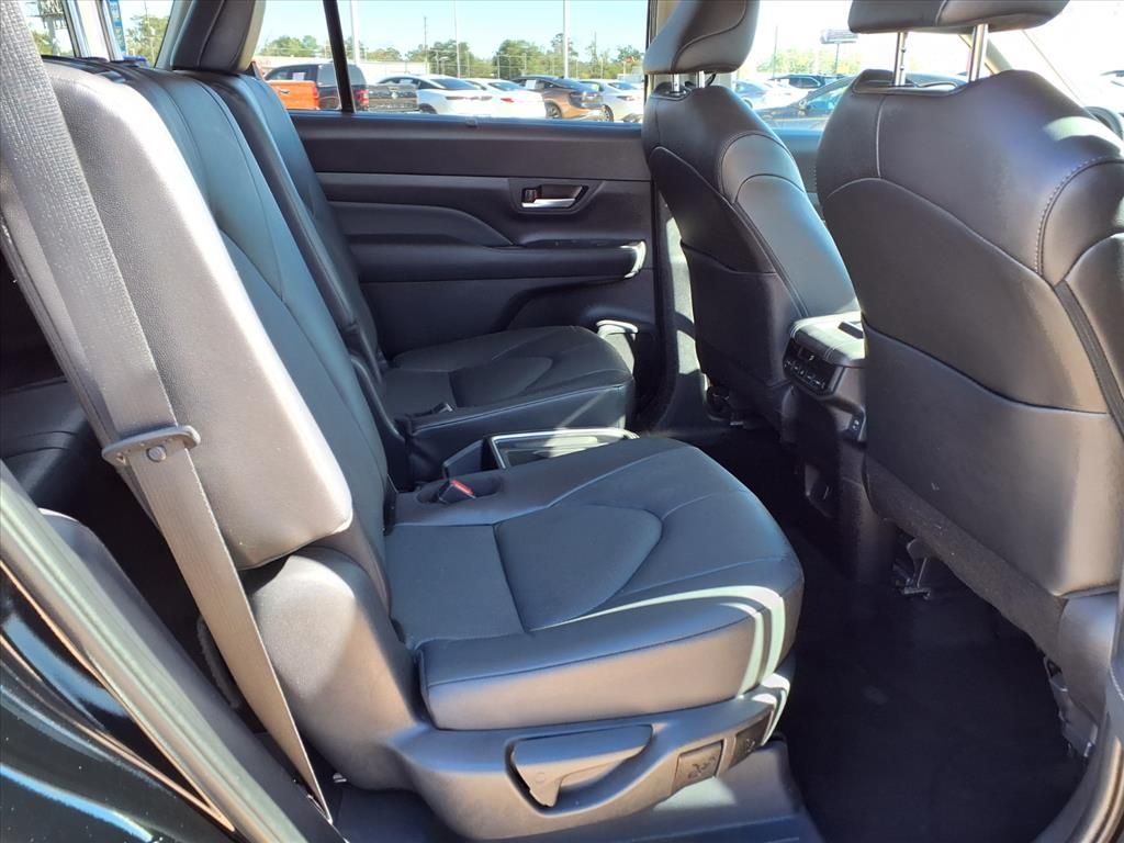 2025 Toyota Grand Highlander XLE  at Gullo Toyota