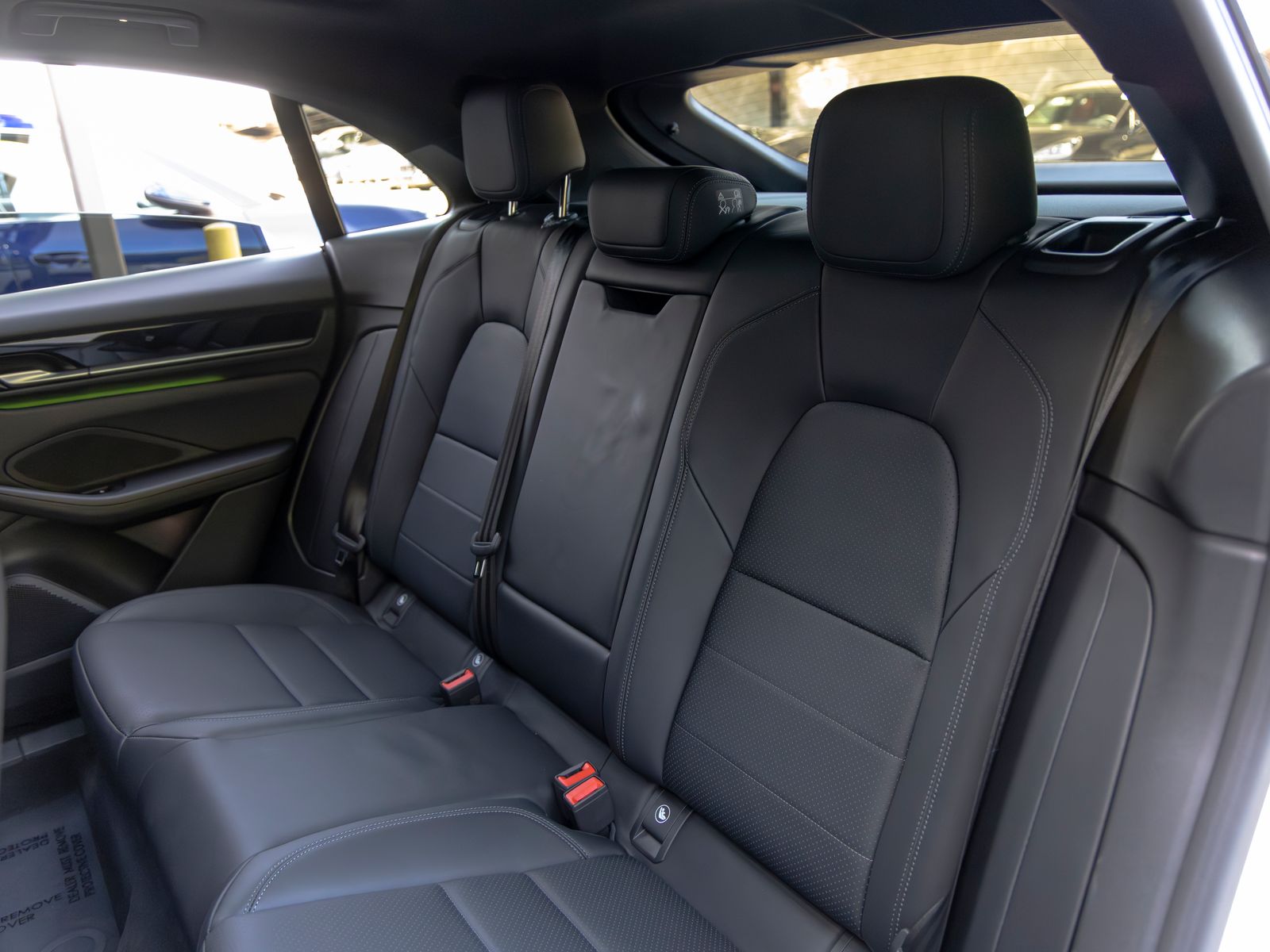 2025 Porsche Macan Base - Photo 44