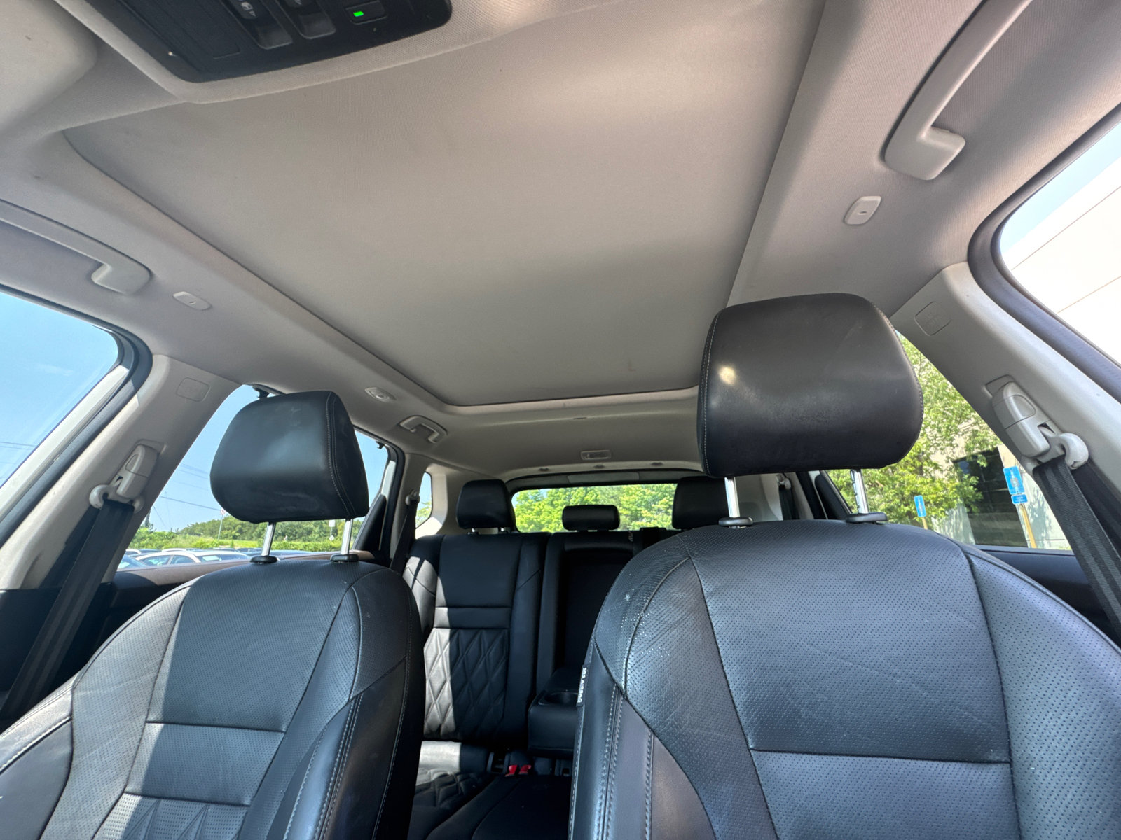 Used 2022 White Nissan Platinum image 31
