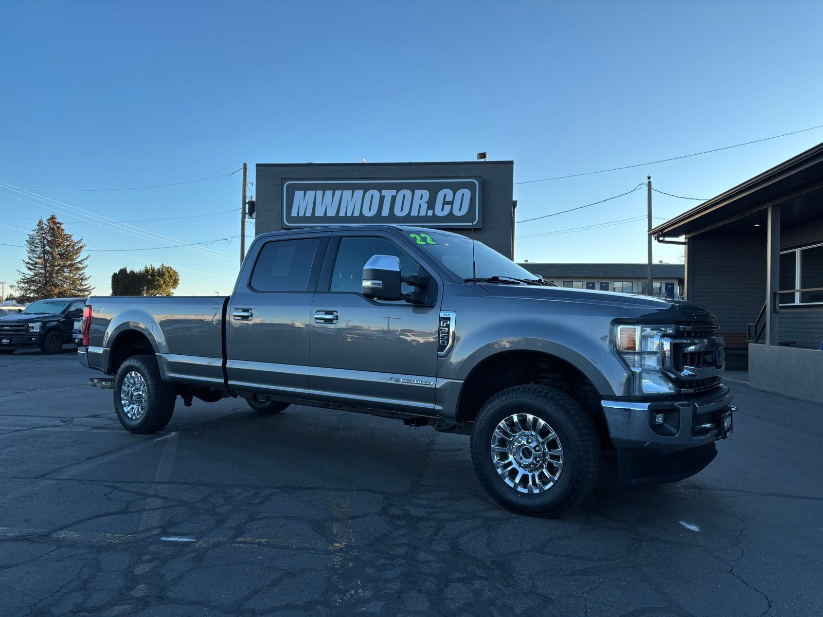 2022 Ford F-350 Super Duty XLT's photo