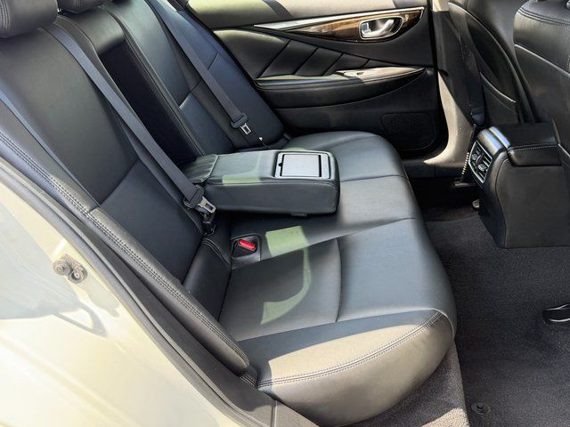 Used 2019 Majestic White INFINITI 3.0t LUXE image 34