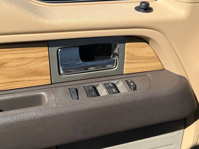 Used 2011 White Ford Lariat image 22
