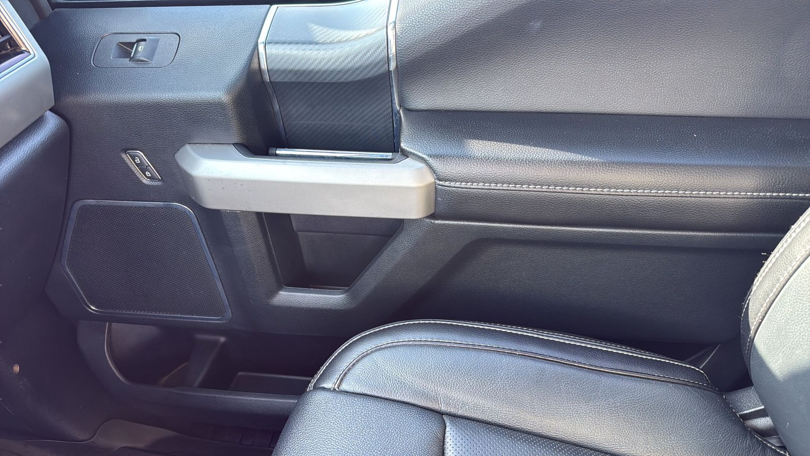 Used 2019 Gray Ford Lariat image 24