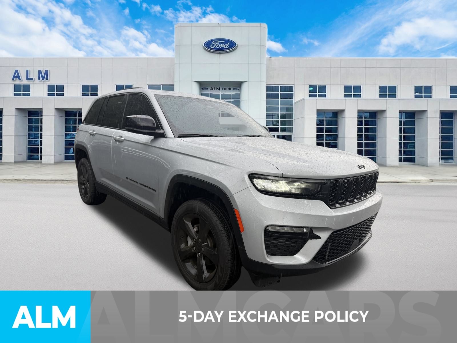 Used 2025 Silver Zynith Jeep Limited image 3