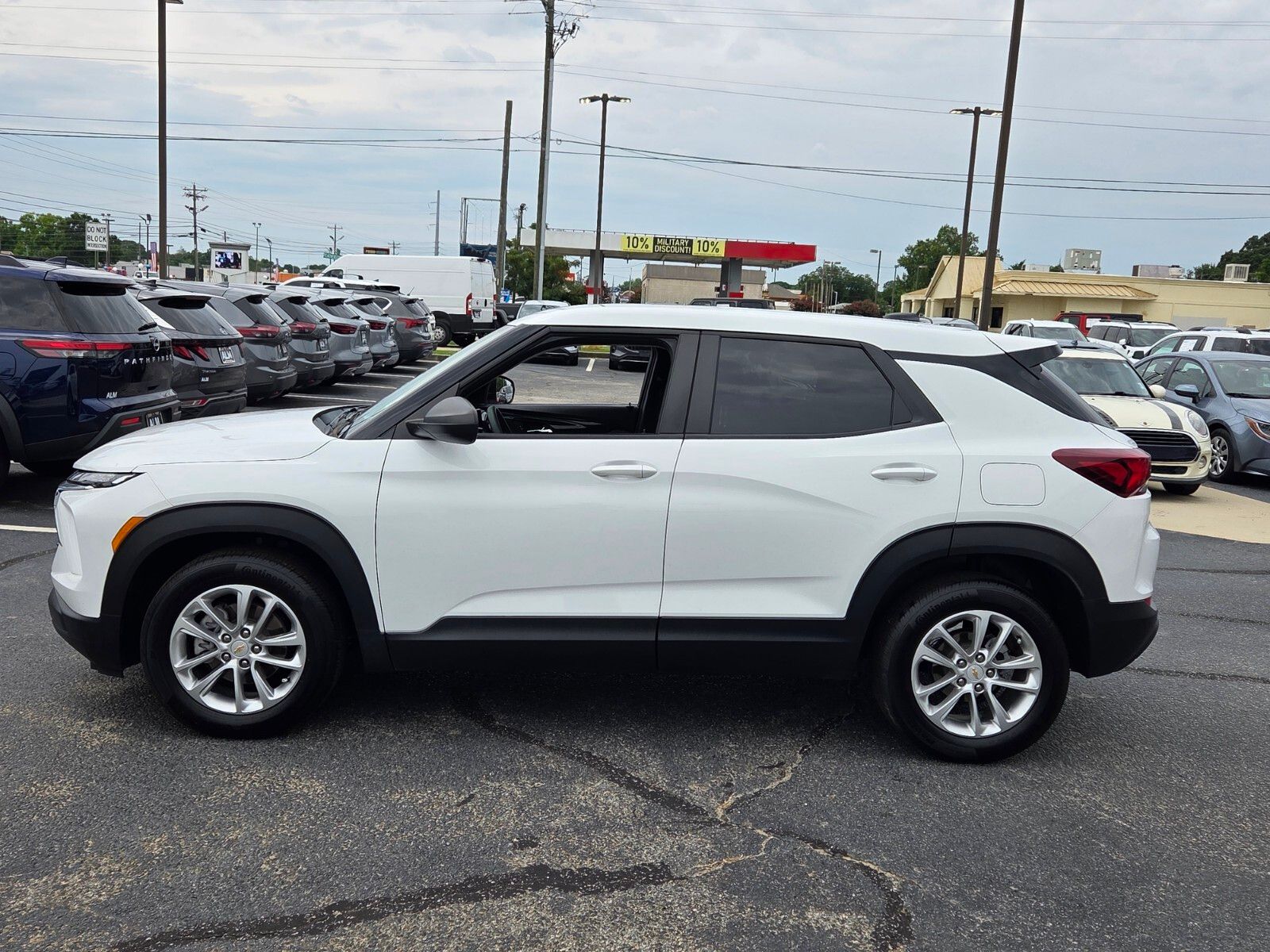 Used 2024 White Chevrolet LS image 4