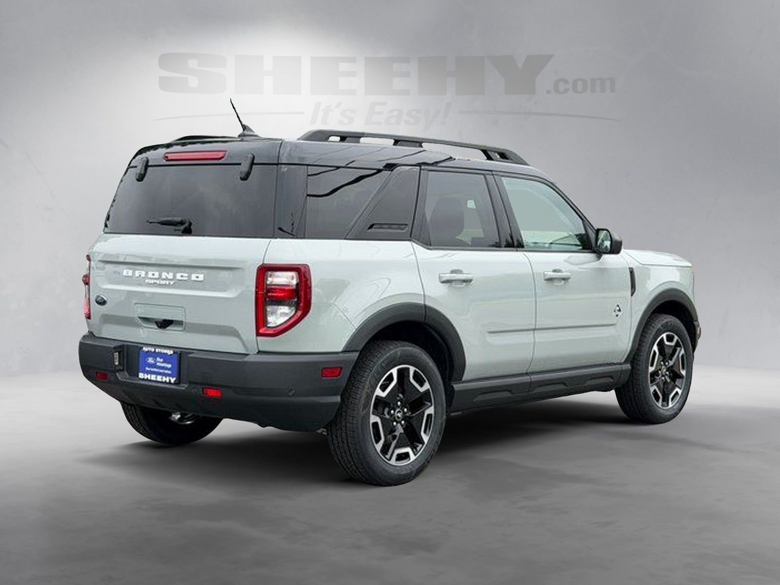 Certified Used 2022 Cactus Green / Gray Ford Outer Banks image 12
