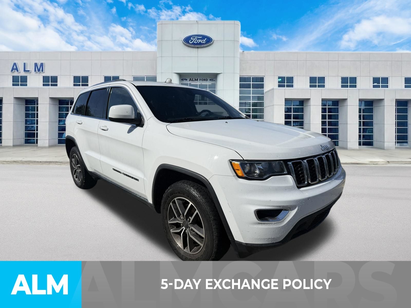 Used 2020 Bright White Clearcoat Jeep Laredo E image 3