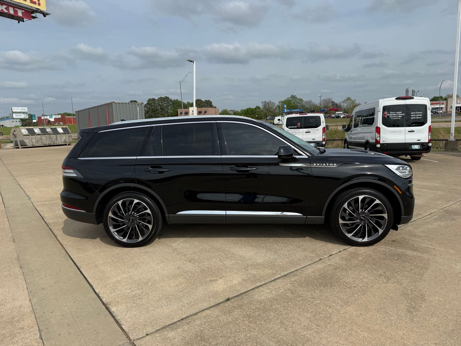 View vehicle photo 4