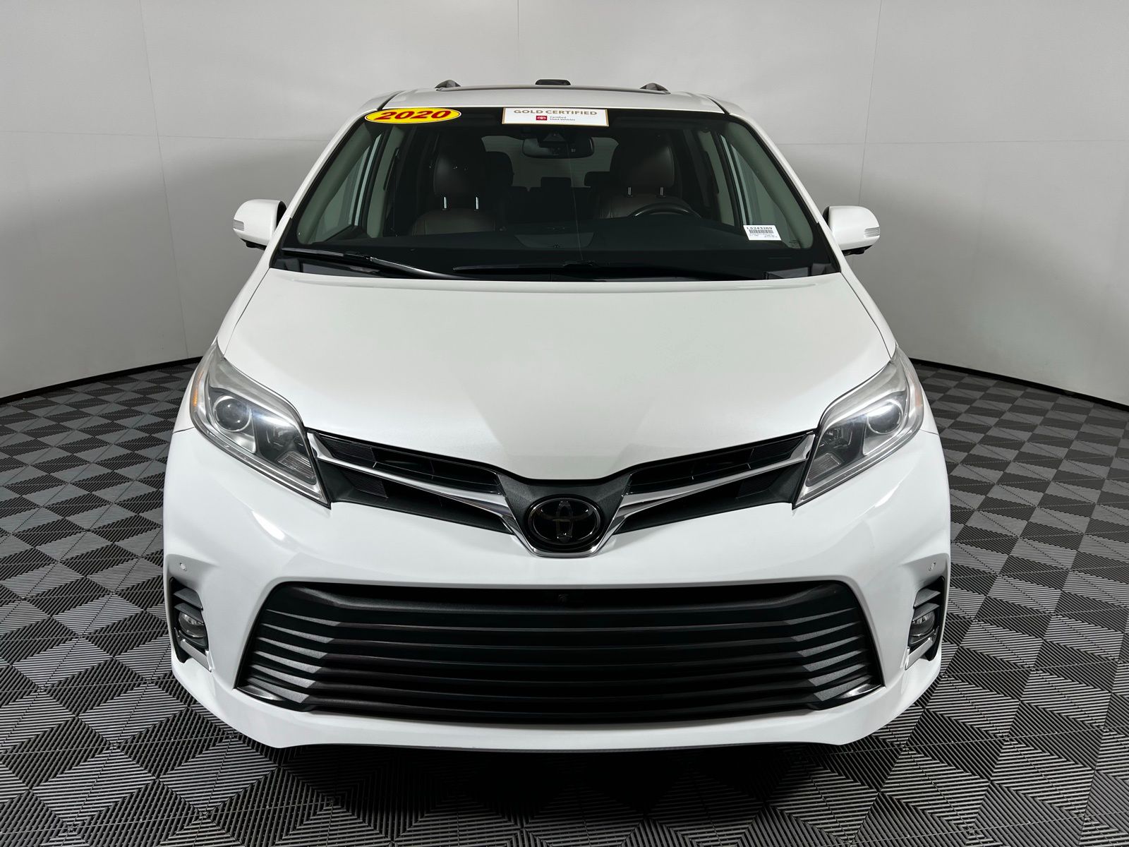 Thumbnail: 2020 Toyota Sienna - 2