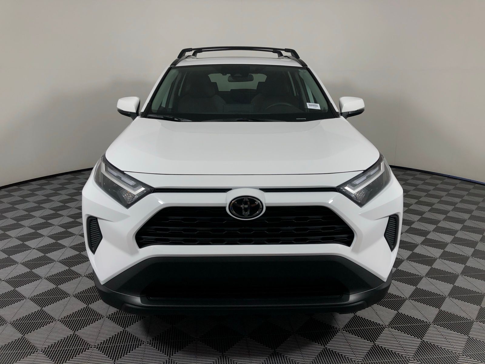 2025 Toyota RAV4 XLE 2