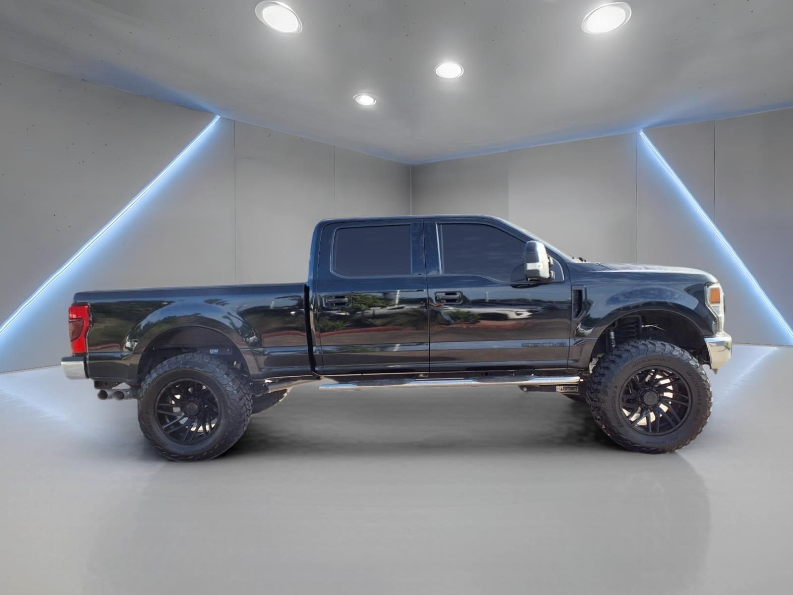2022 Ford F-250SD Lariat Black at Autostrade