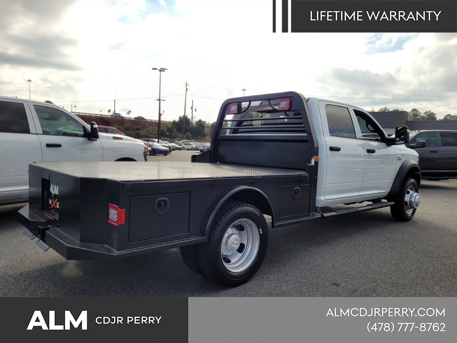 New 2025 Bright White Clearcoat RAM Tradesman image 12