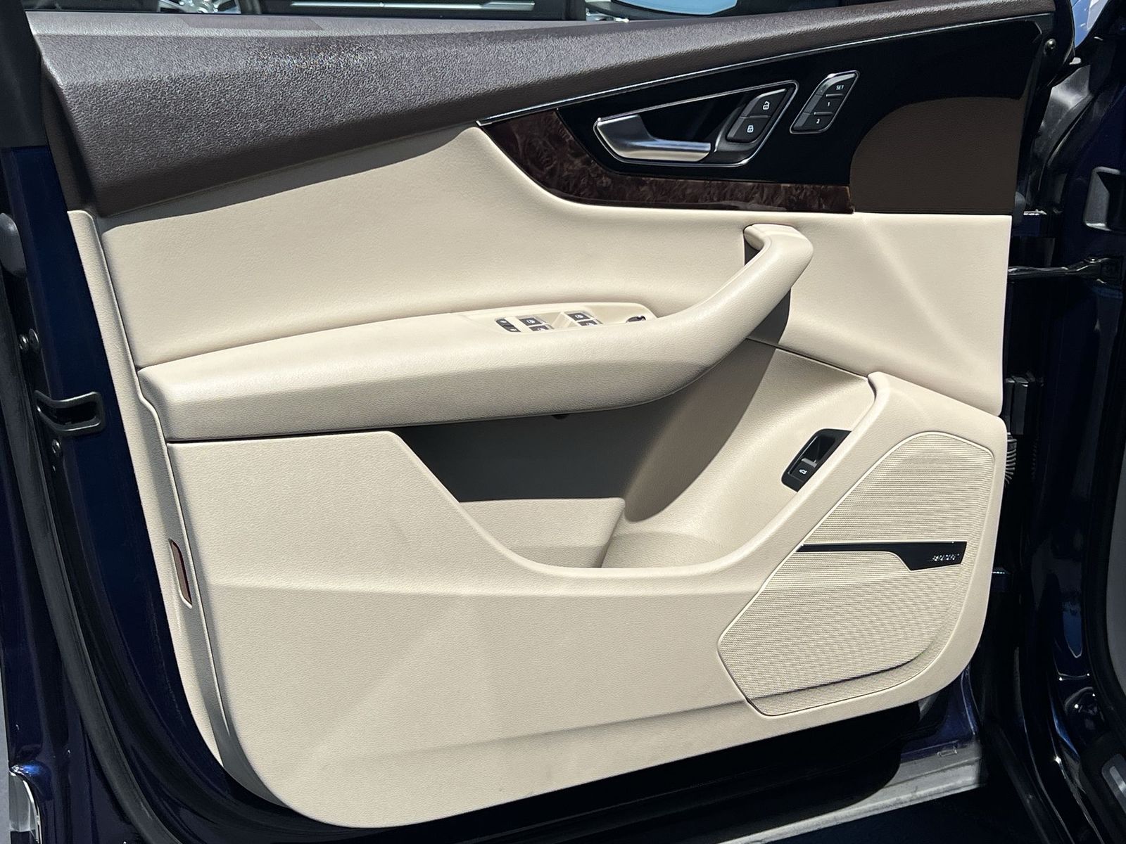 used 2019 Audi Q7 car, priced at $18,076